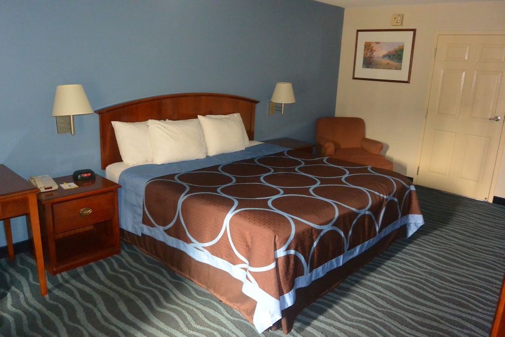 Days Inn By Wyndham Clarksville North 26/63