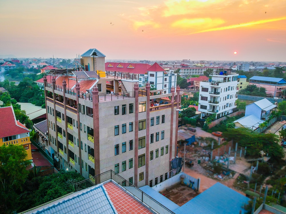 Hello Cambodia Boutique 2/46