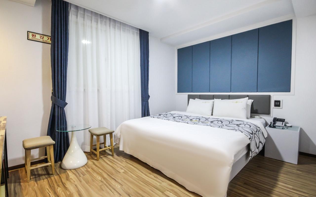 S Hotel 16/33