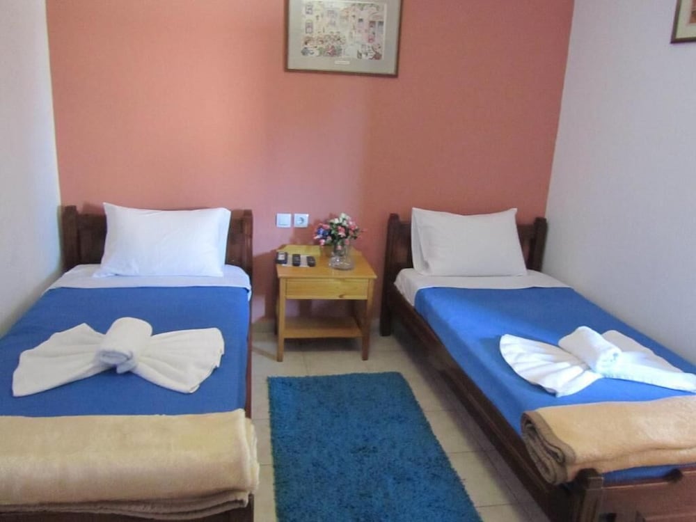 ROOM, DOUBLE BED, TOP FLOOR