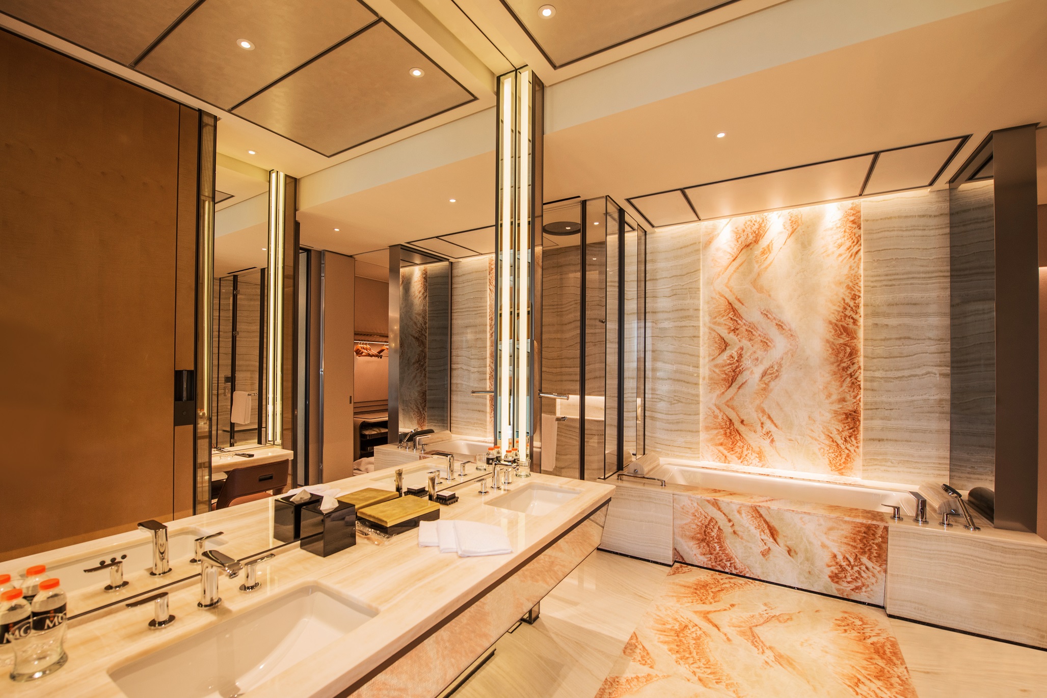 Emerald, Suite