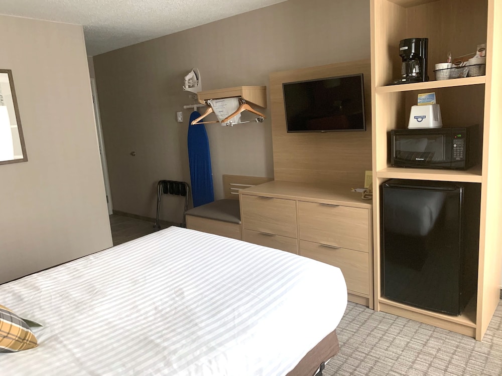 Days Inn By Wyndham Duluth By Miller Hill Mall 23/46