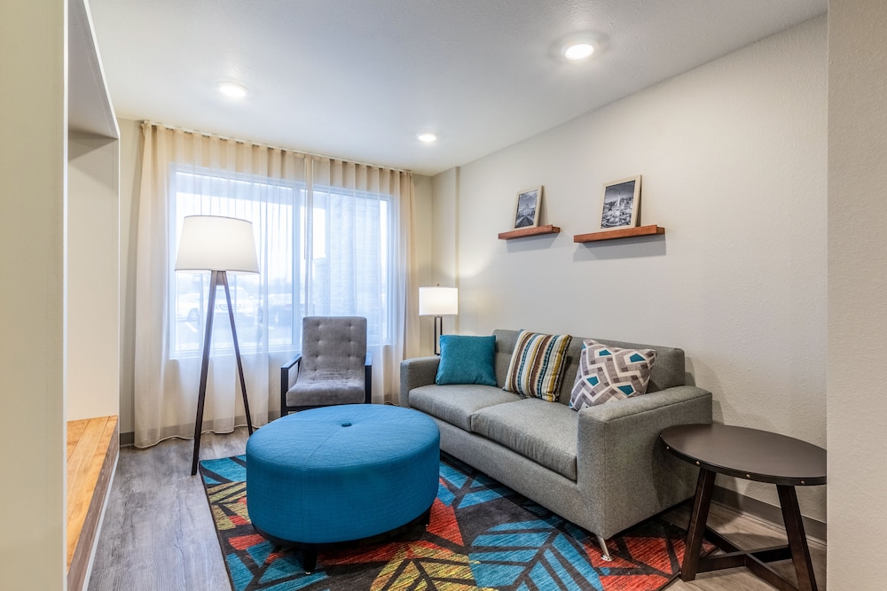 WoodSpring Suites Colton 31/40