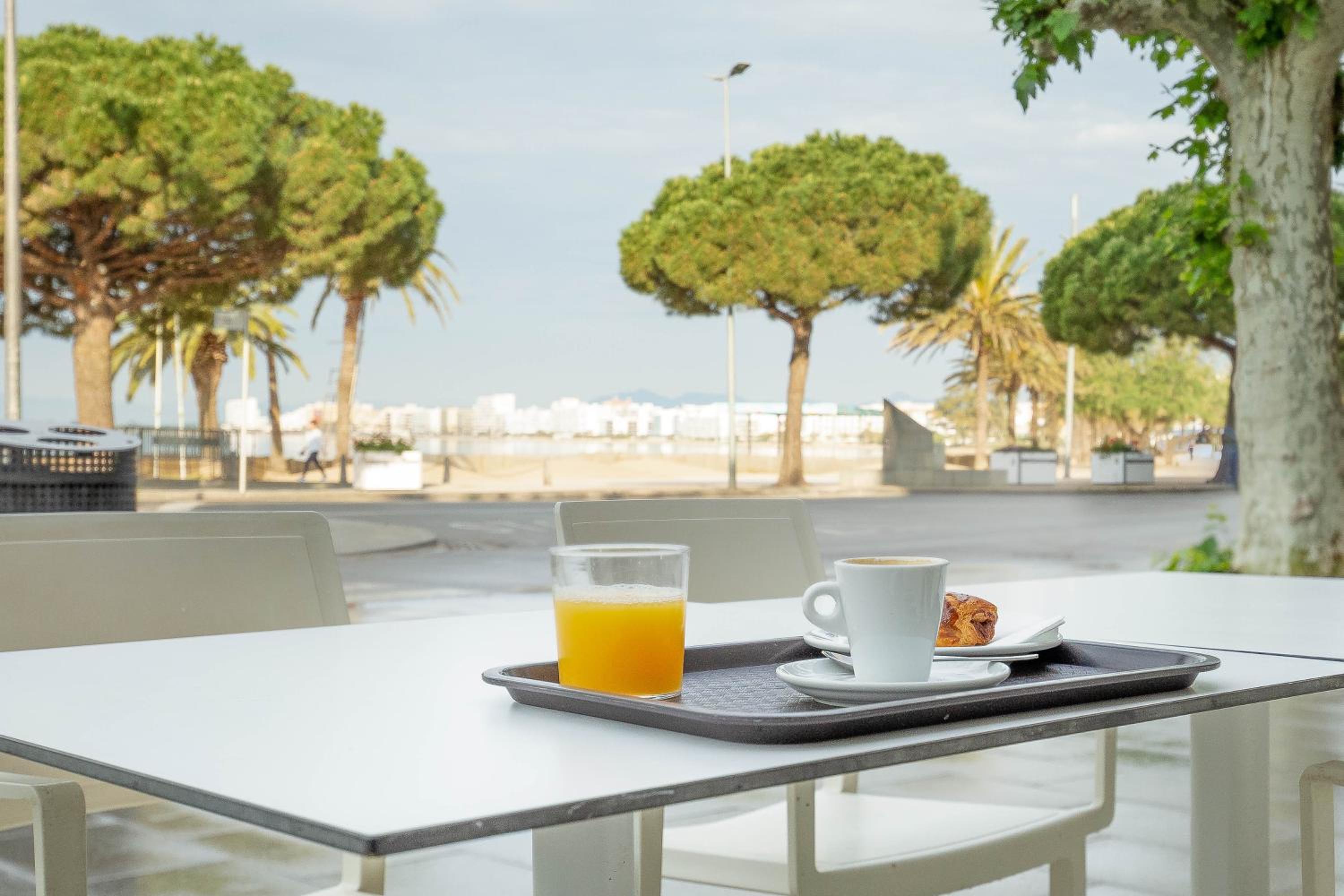 Hotel Vela 24/54