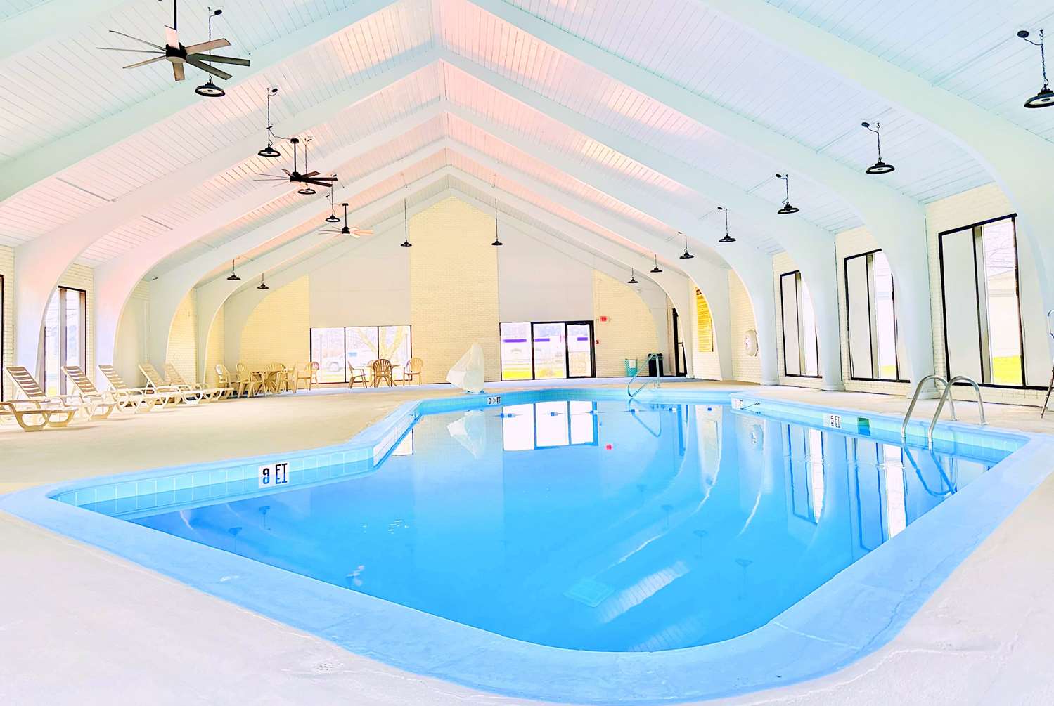 swimming pool spa