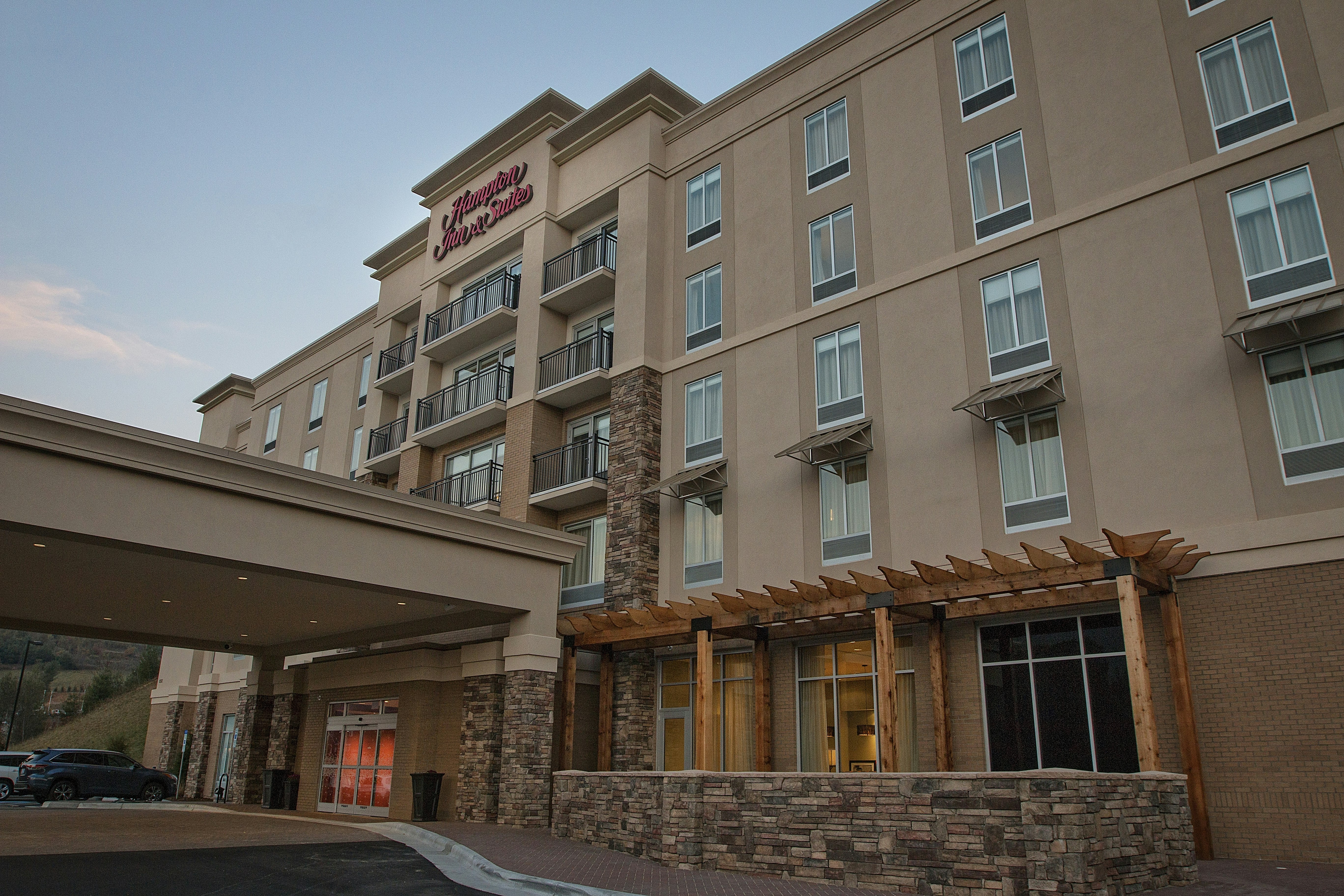 Hampton Inn & Suites Boone 5/55
