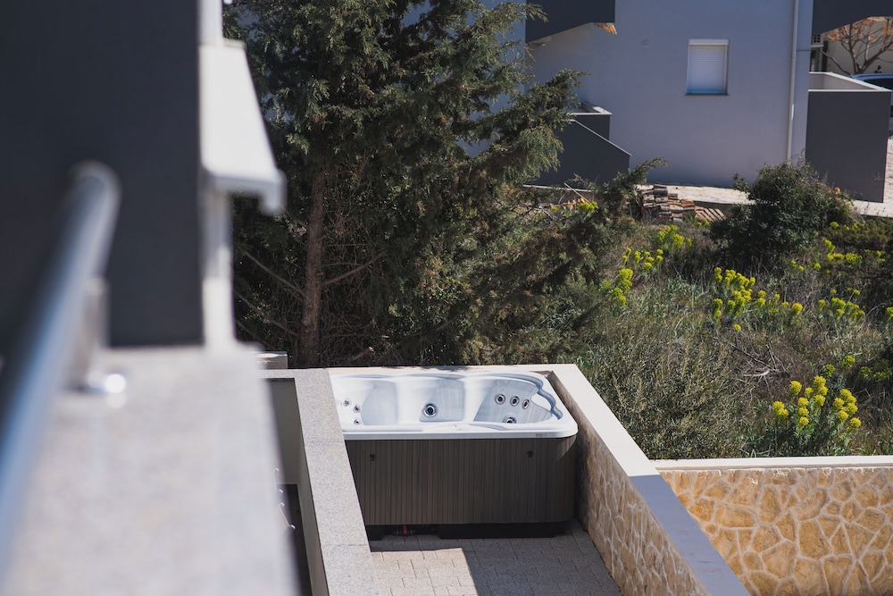 Apartments Tomana 13/50