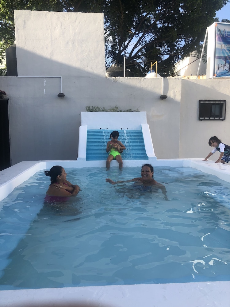 Hotel Mundo Maya 30/50