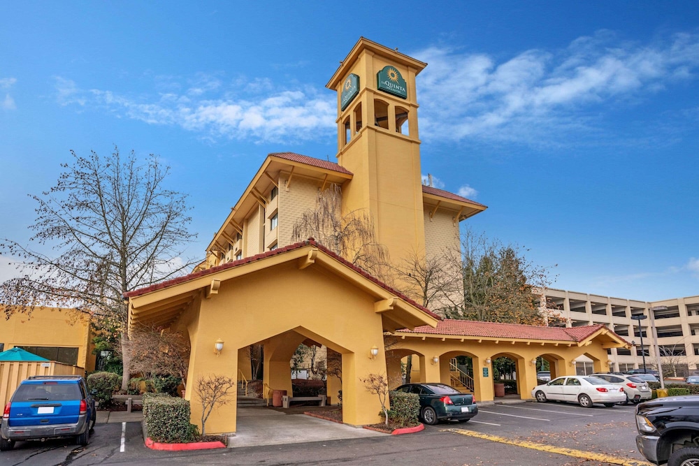La Quinta Inn & Suites by Wyndham Seattle Sea-Tac Airport 44/48