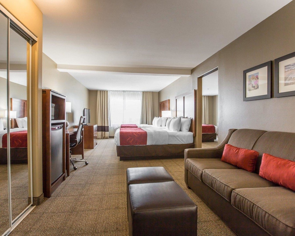 Comfort Suites Victorville-Hesperia 37/56