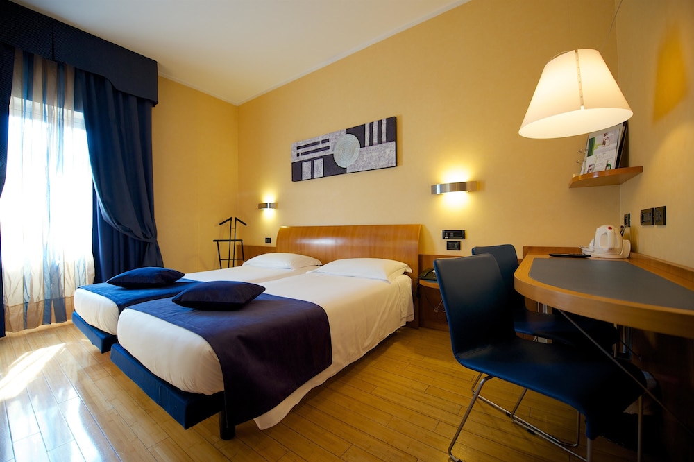 Standard, 3 Beds, Best Western Hotel Luxor 5/8
