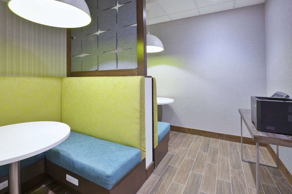 Hampton Inn & Suites Grandville Grand Rapids South 15/35