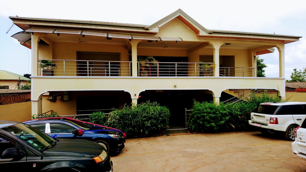 The Golden Apple Guest House 65/74