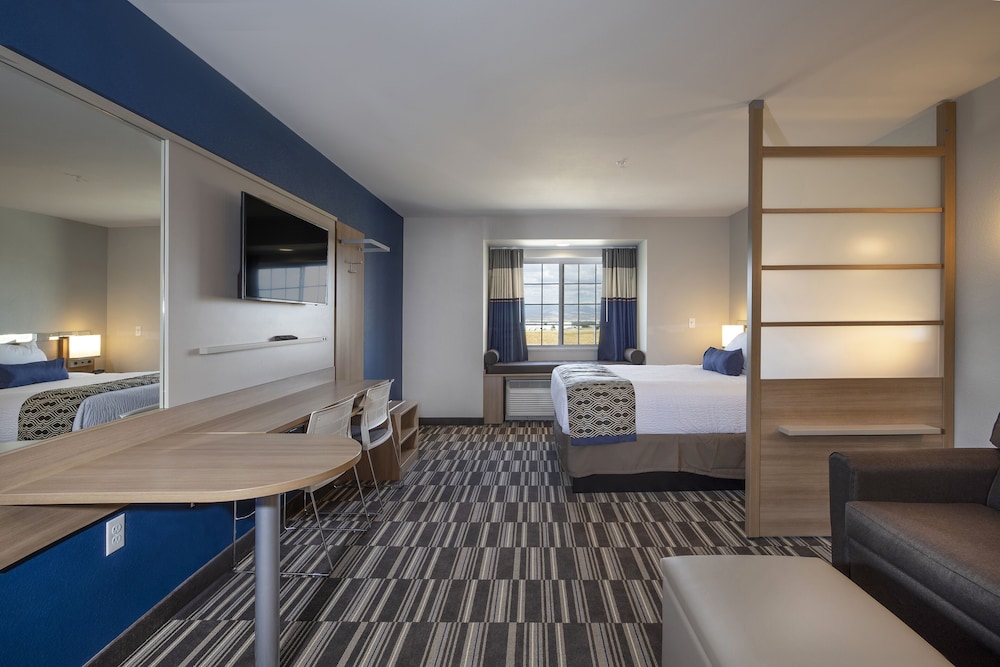 Microtel Inn Suites By Wyndham Loveland 22/22