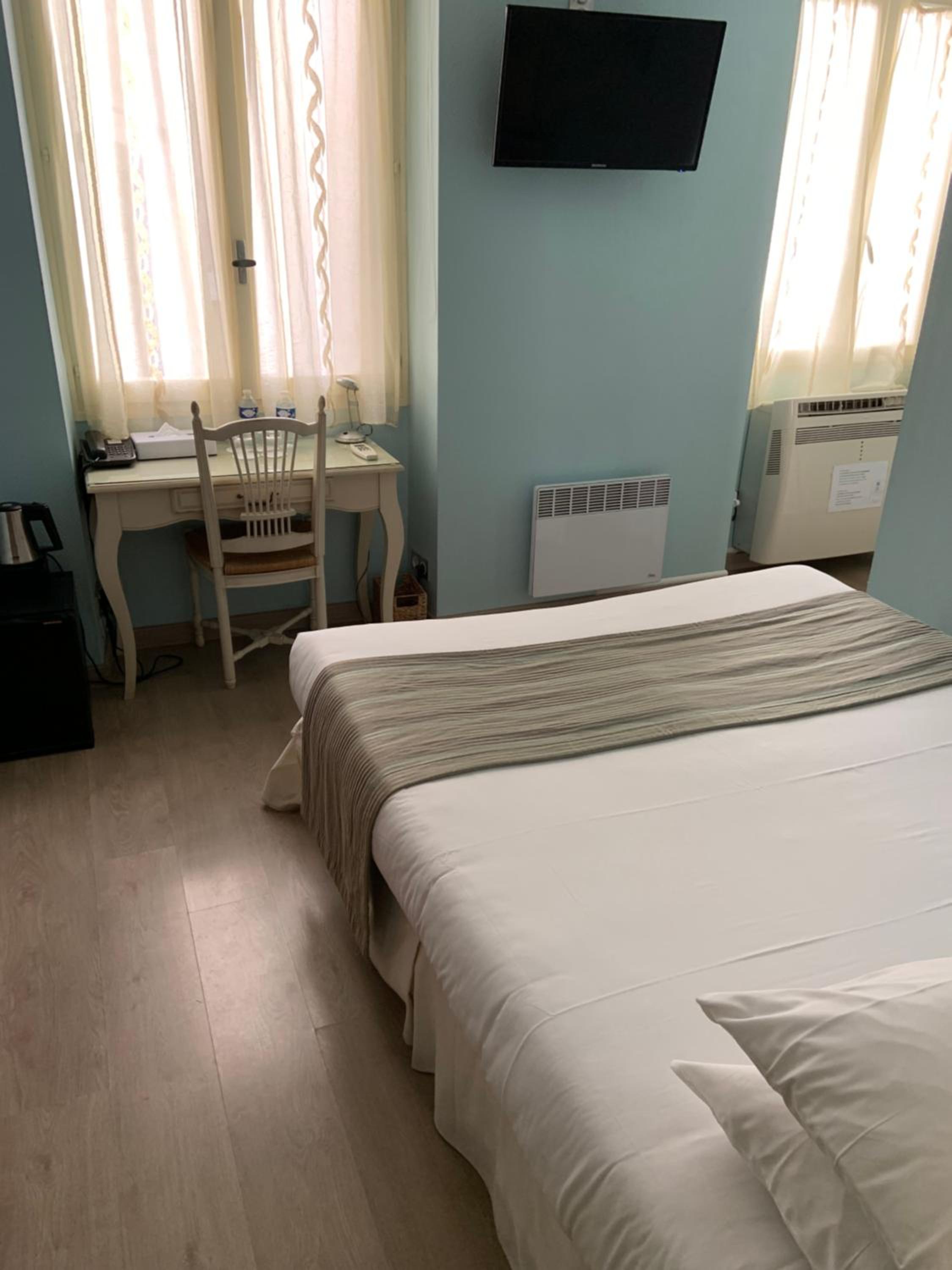 Room, Quadruple