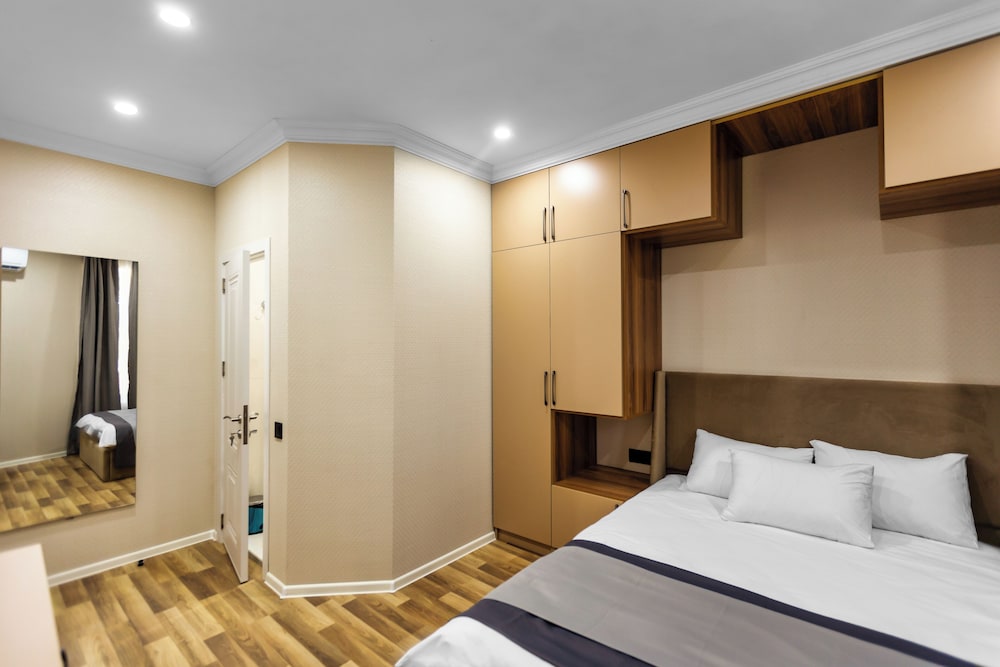 Hillside City Center Hotel 36/68