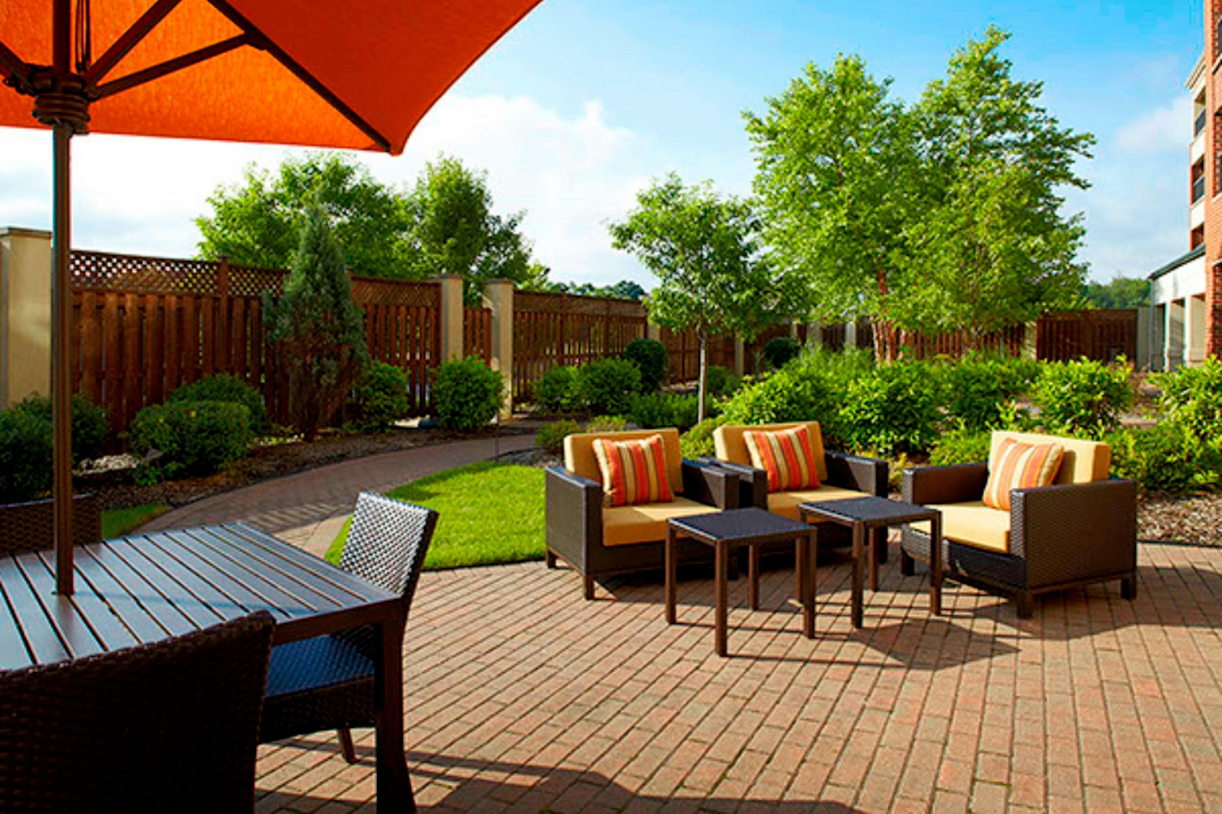 Courtyard Akron Stow 25/33