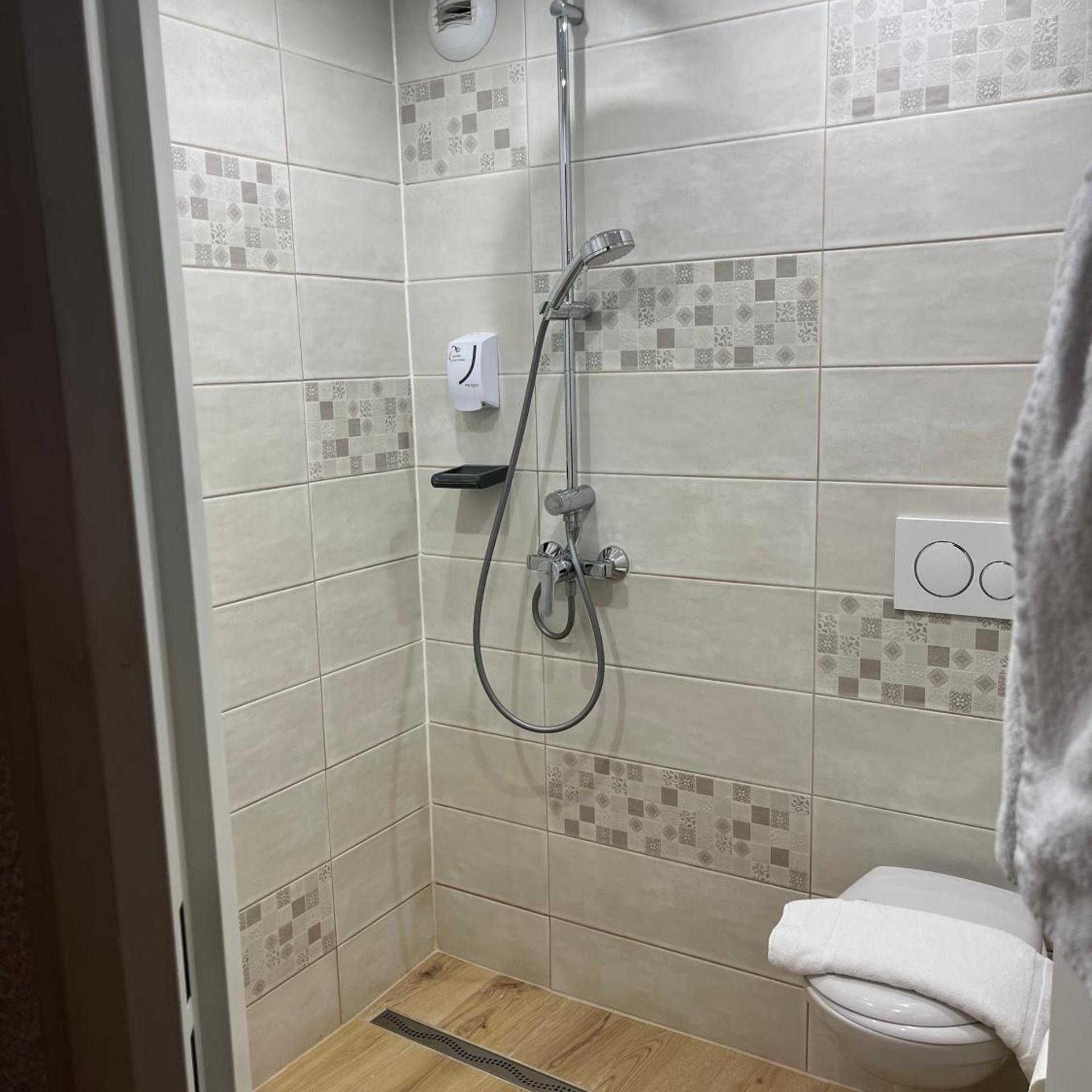 غرفة بسرير مزدوج، Hotel La Bonne Etape 3/7