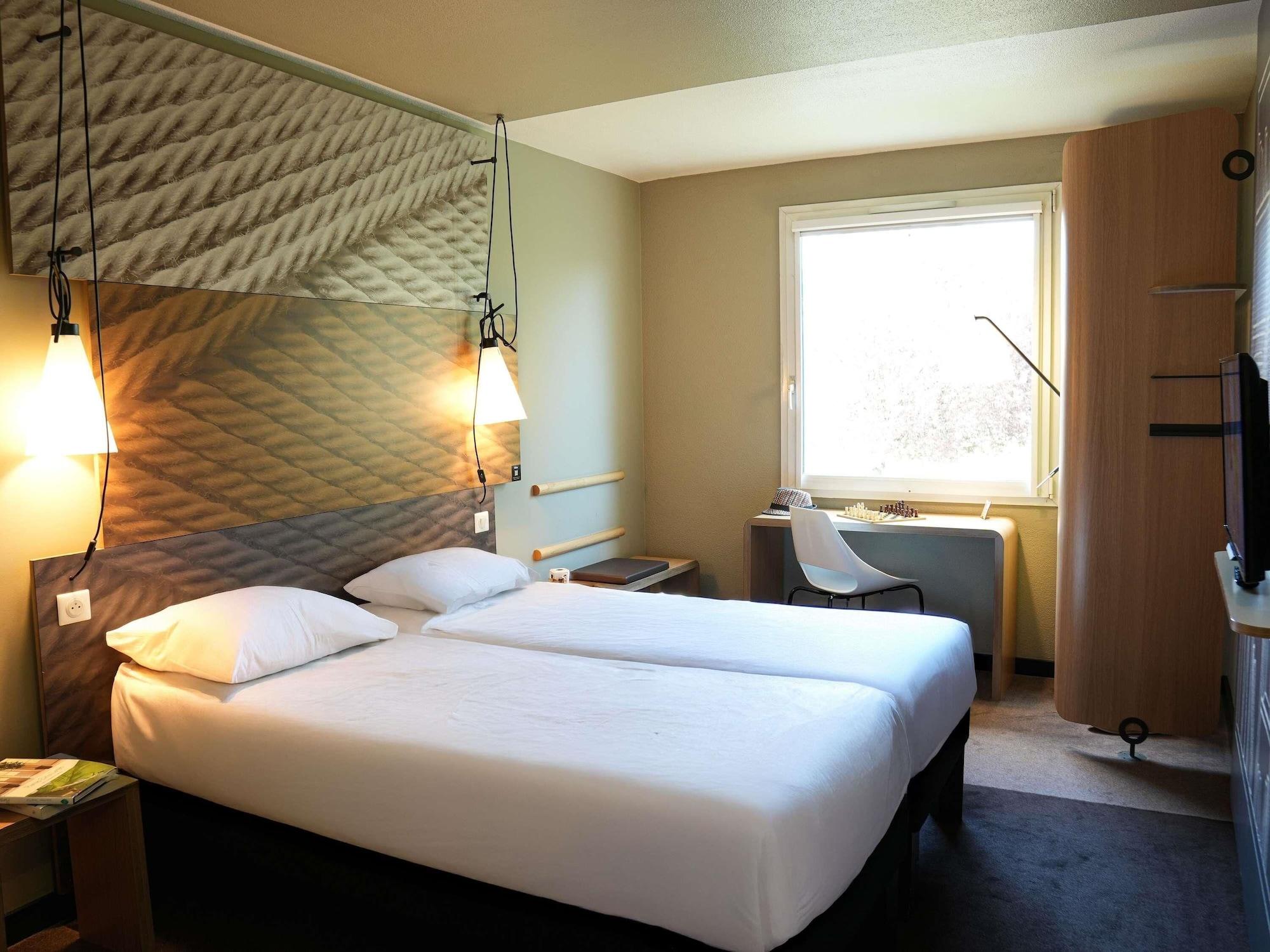 Standard, Multiple Beds