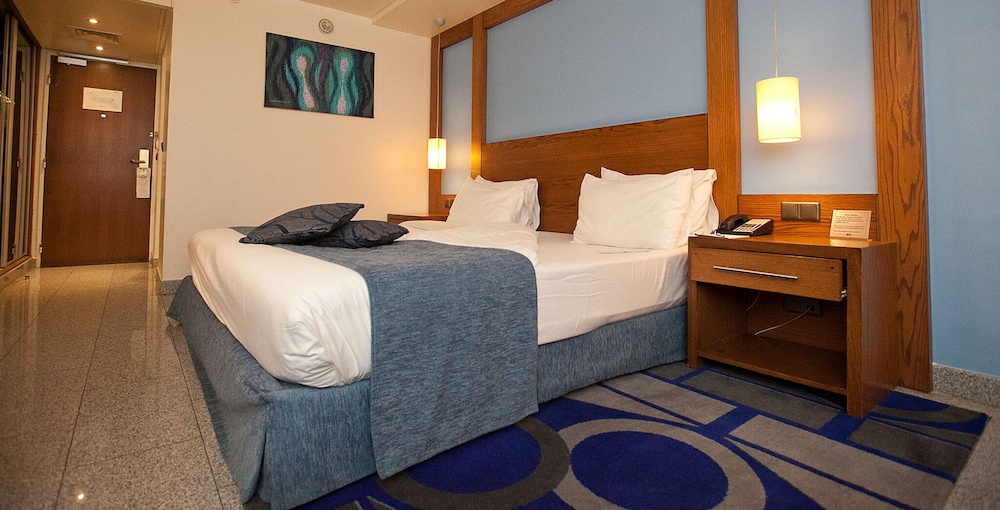 ATLANTIC, SUPERIOR, KING BED, OCEAN VIEW