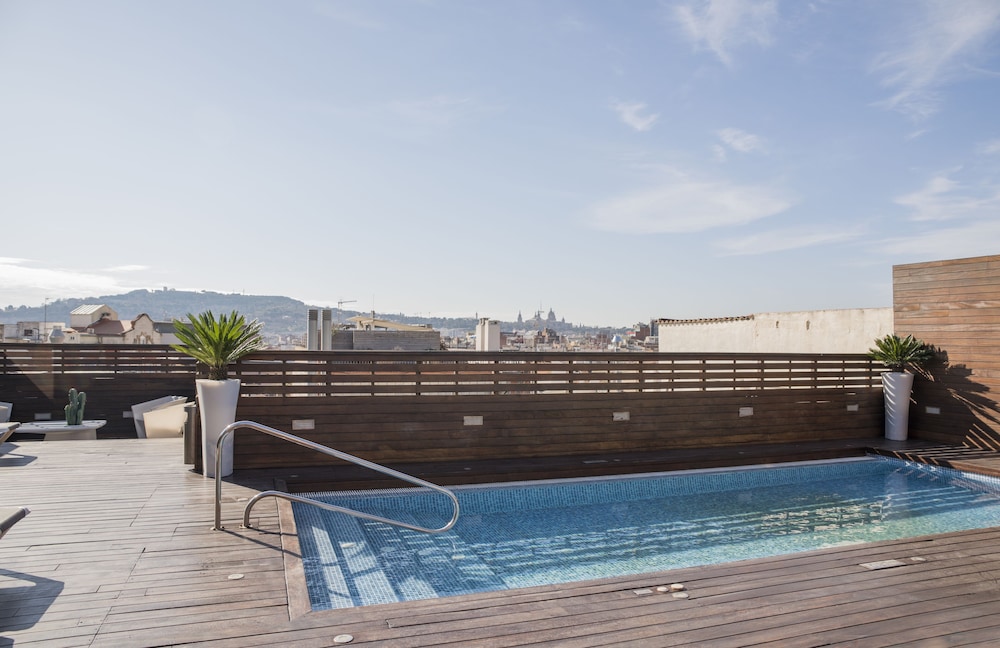 Lleo Hotel 24/40