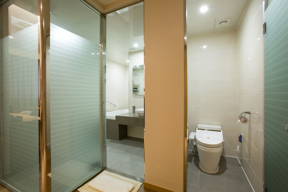 Dong Gyeong Hotel 62/64