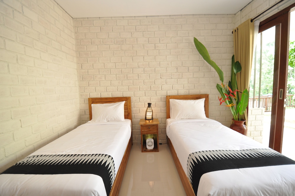 STANDARD, TWIN BEDS