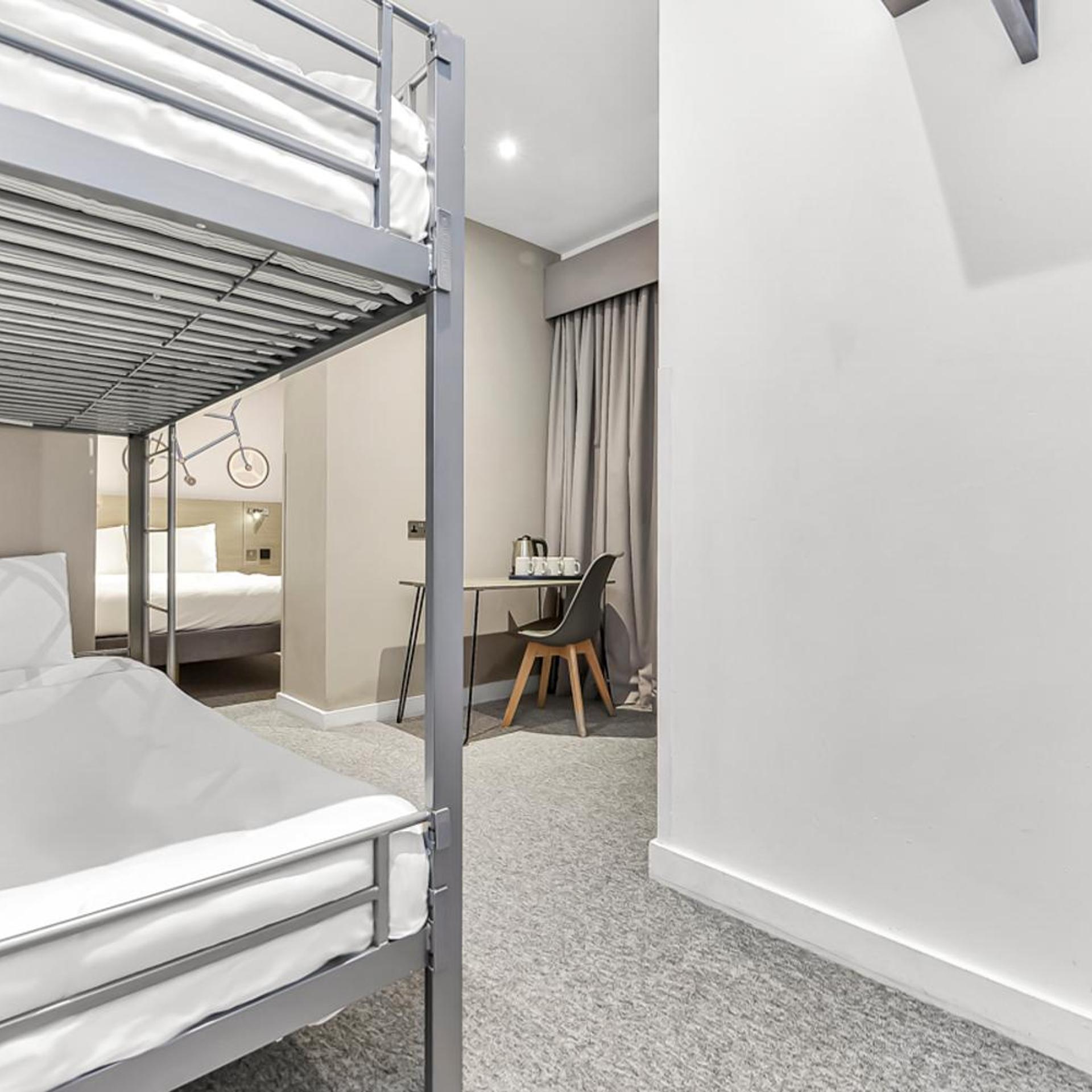 غرفة عائلية بسرير مزدوج، Heeton Concept Hotel - Kensington London 3/10