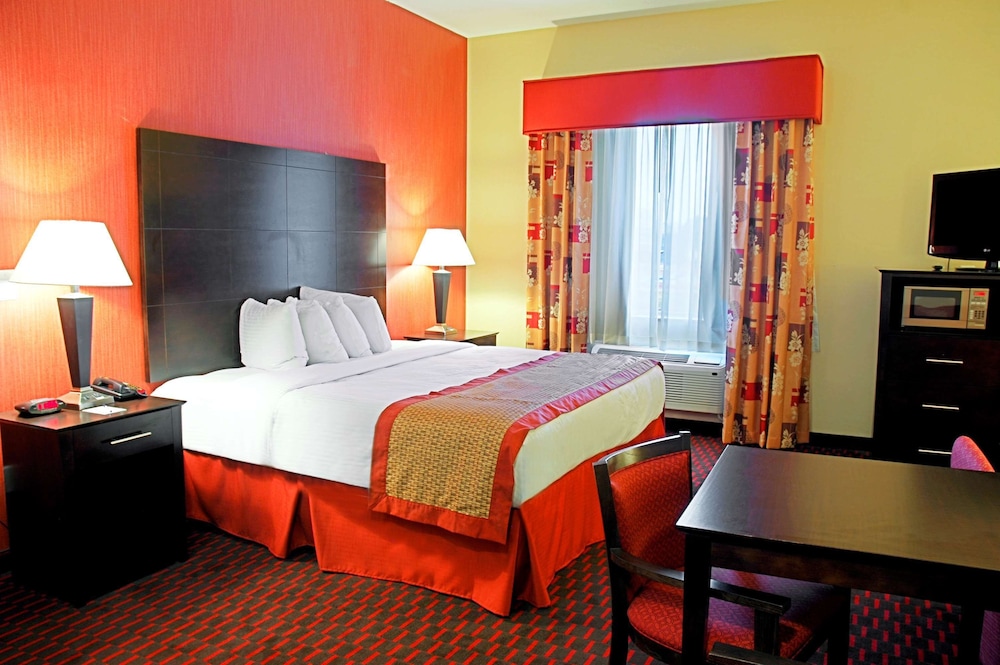 Best Western Plus Flowood Inn & Suites 14/39