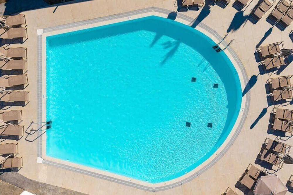 Aeolos Beach Hotel 37/57