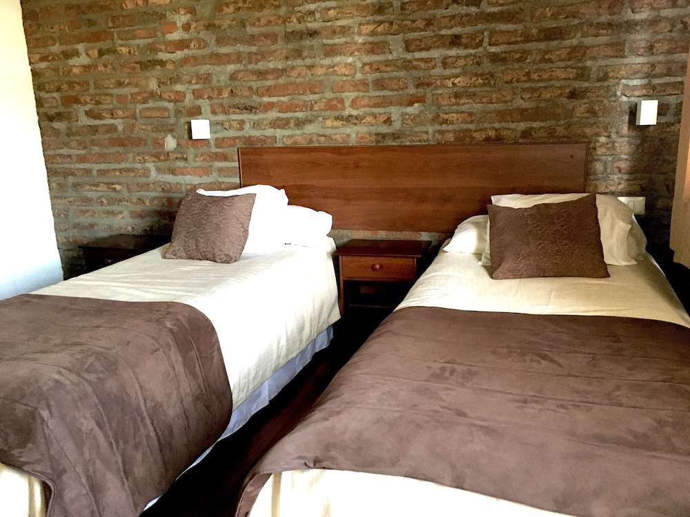 BASIC, TWIN BEDS