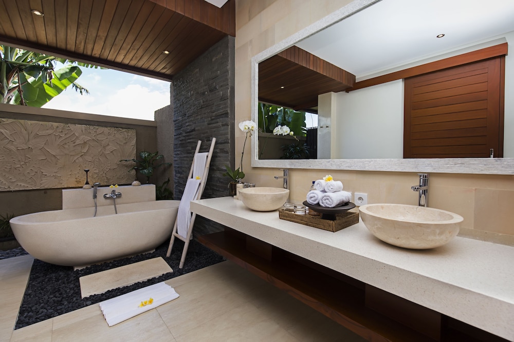 Alosta Luxury Private Villa 50/50
