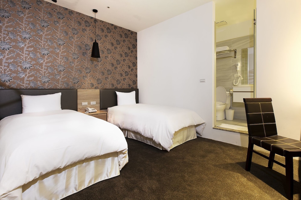Hotel New Queen 2 9/36