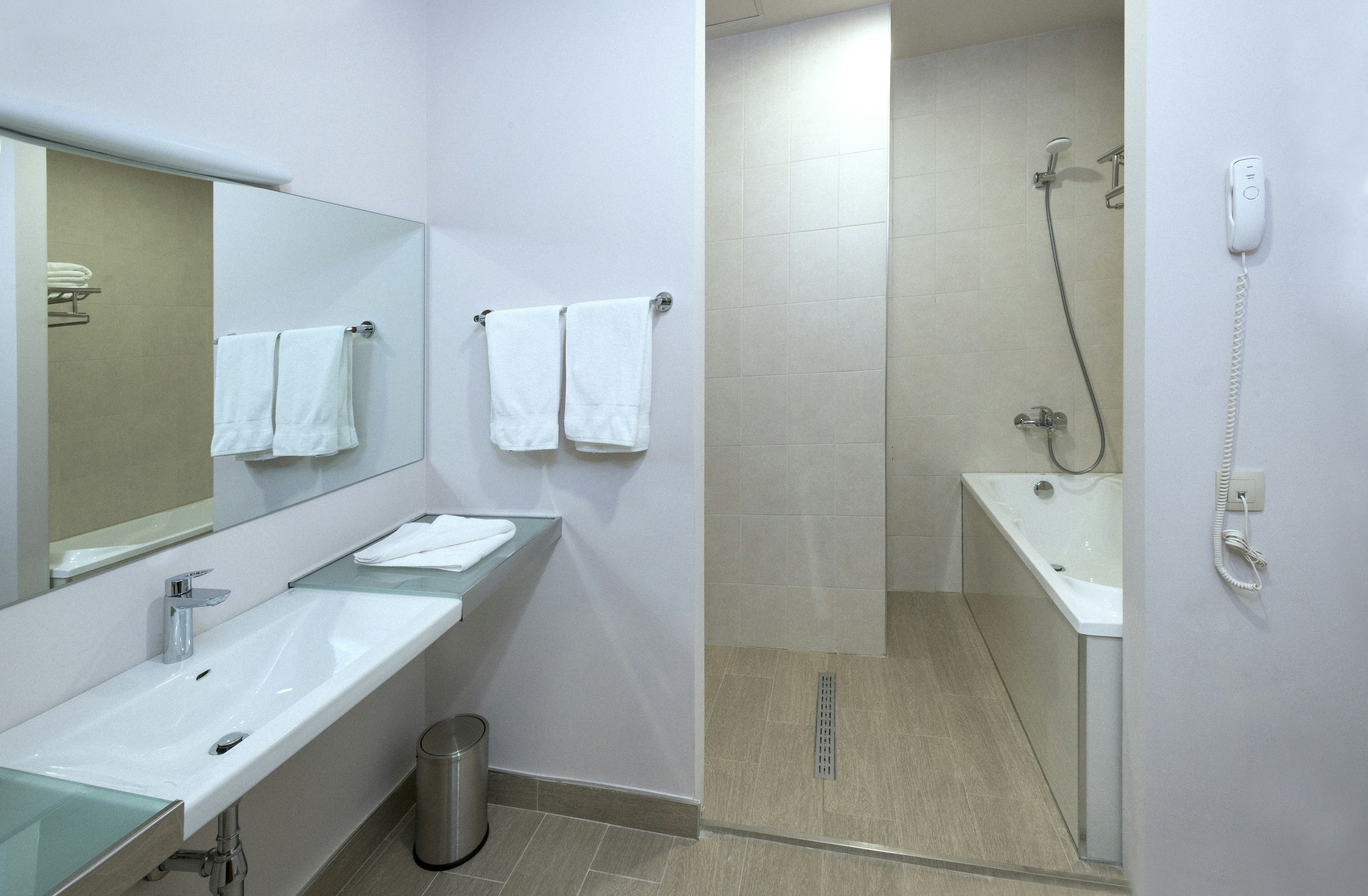 Ani Grand Hotel Yerevan 18/19