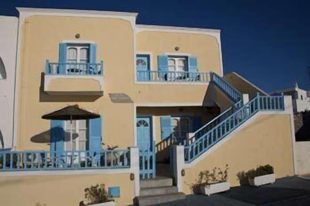 VALLAS APARTMENTS 1/50