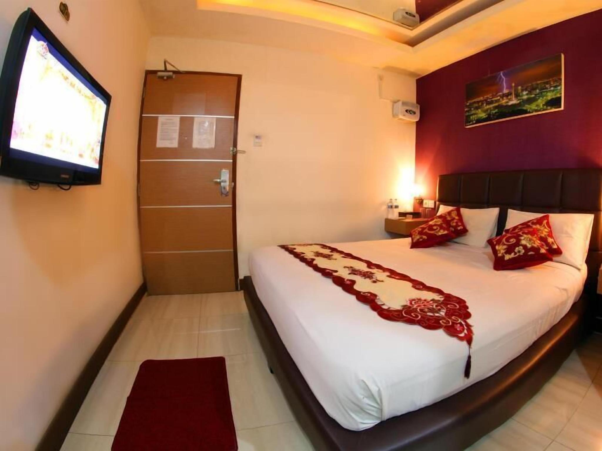 Standard, King Bed, No Window