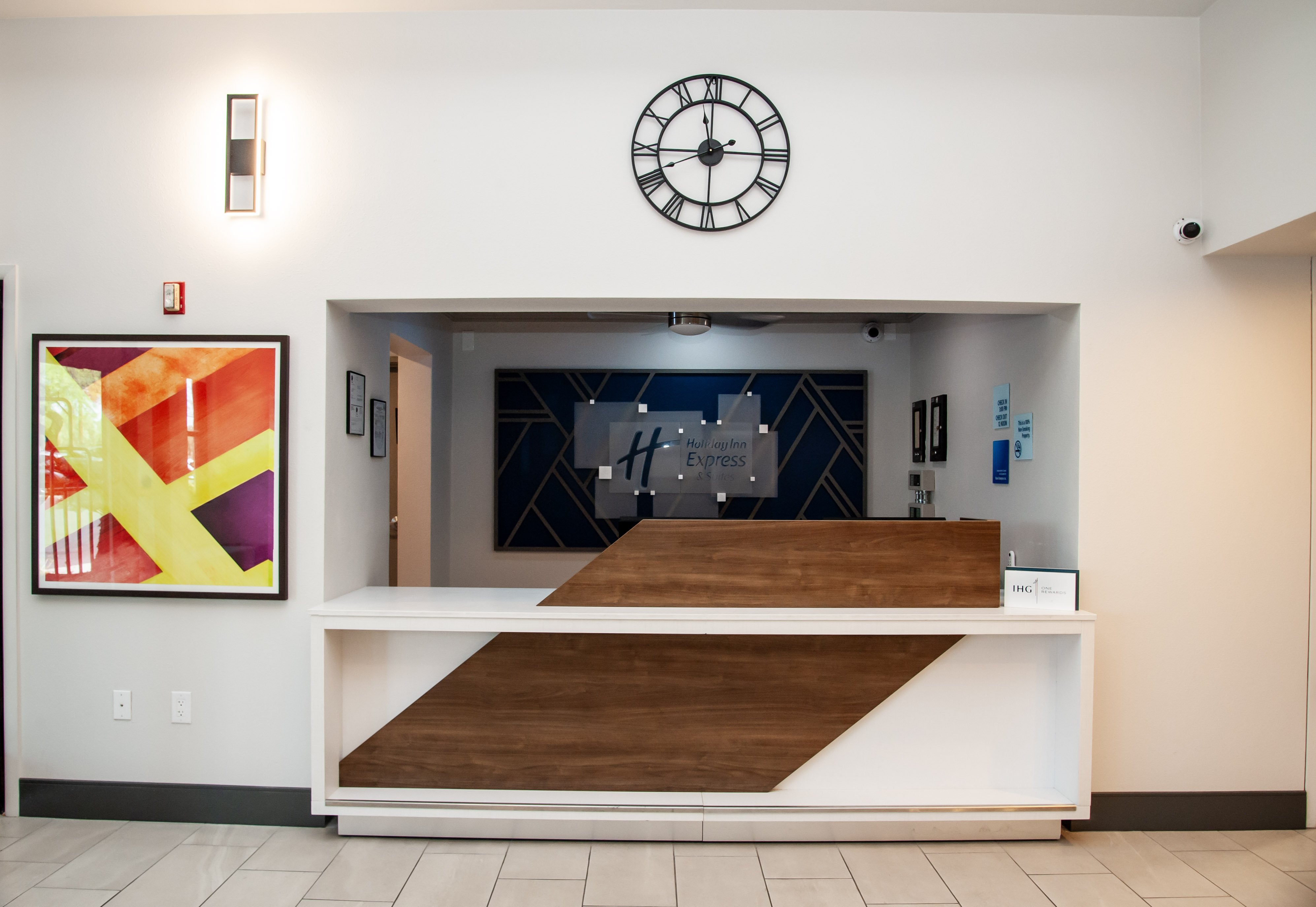 Holiday Inn Express Tucson Airport 8/75