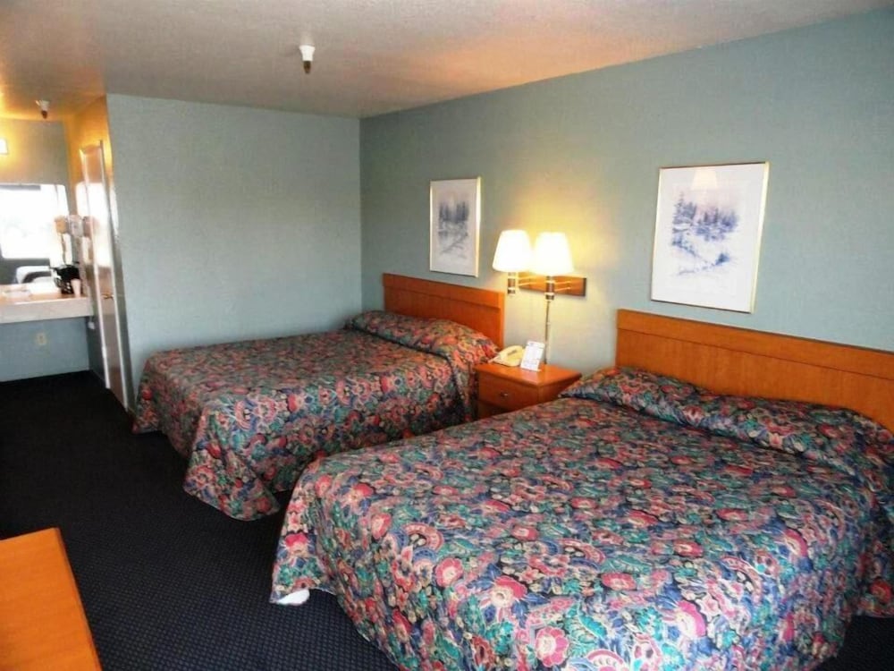 Applegate Inn 12/35