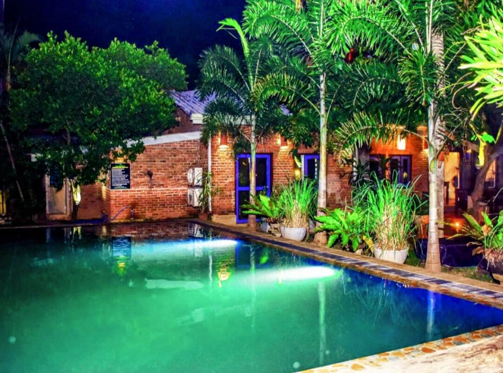 Pavana Hotel 58/63
