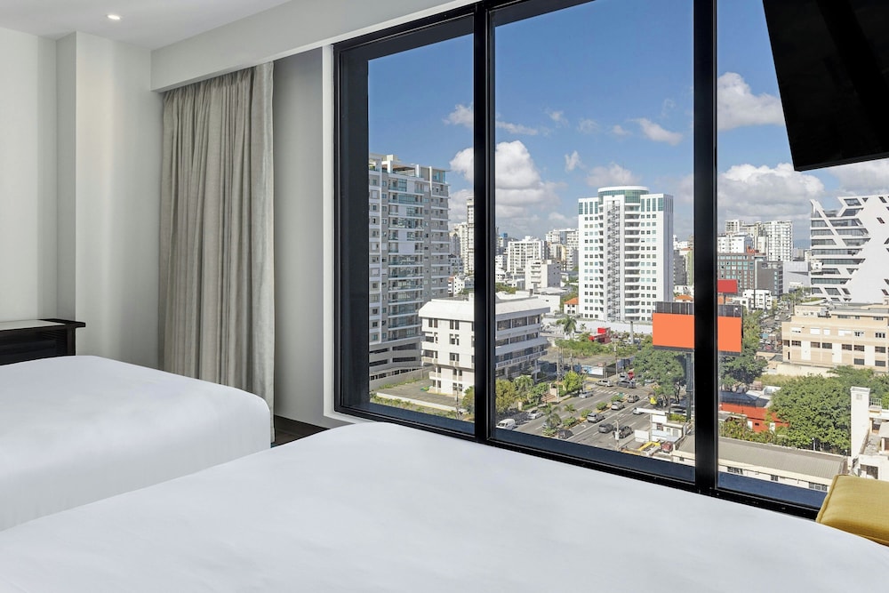 Aloft Santo Domingo Piantini 14/45