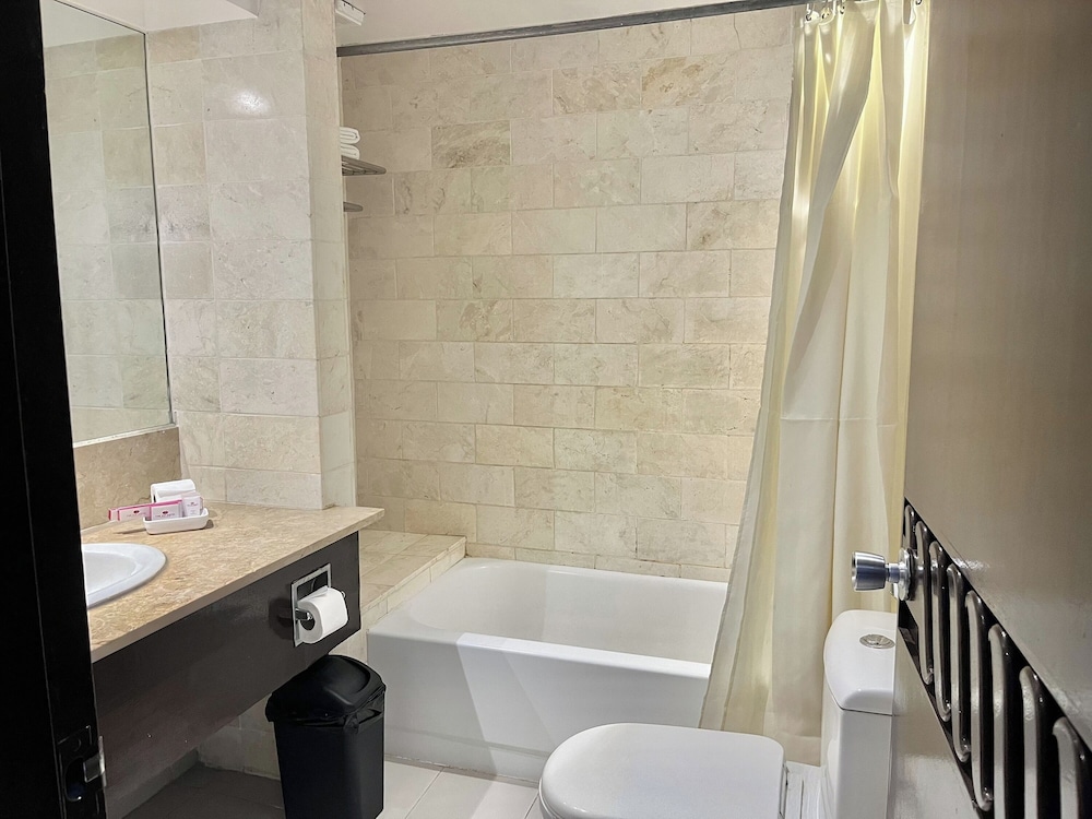 The VIP Hotel Cagayan De Oro 49/51