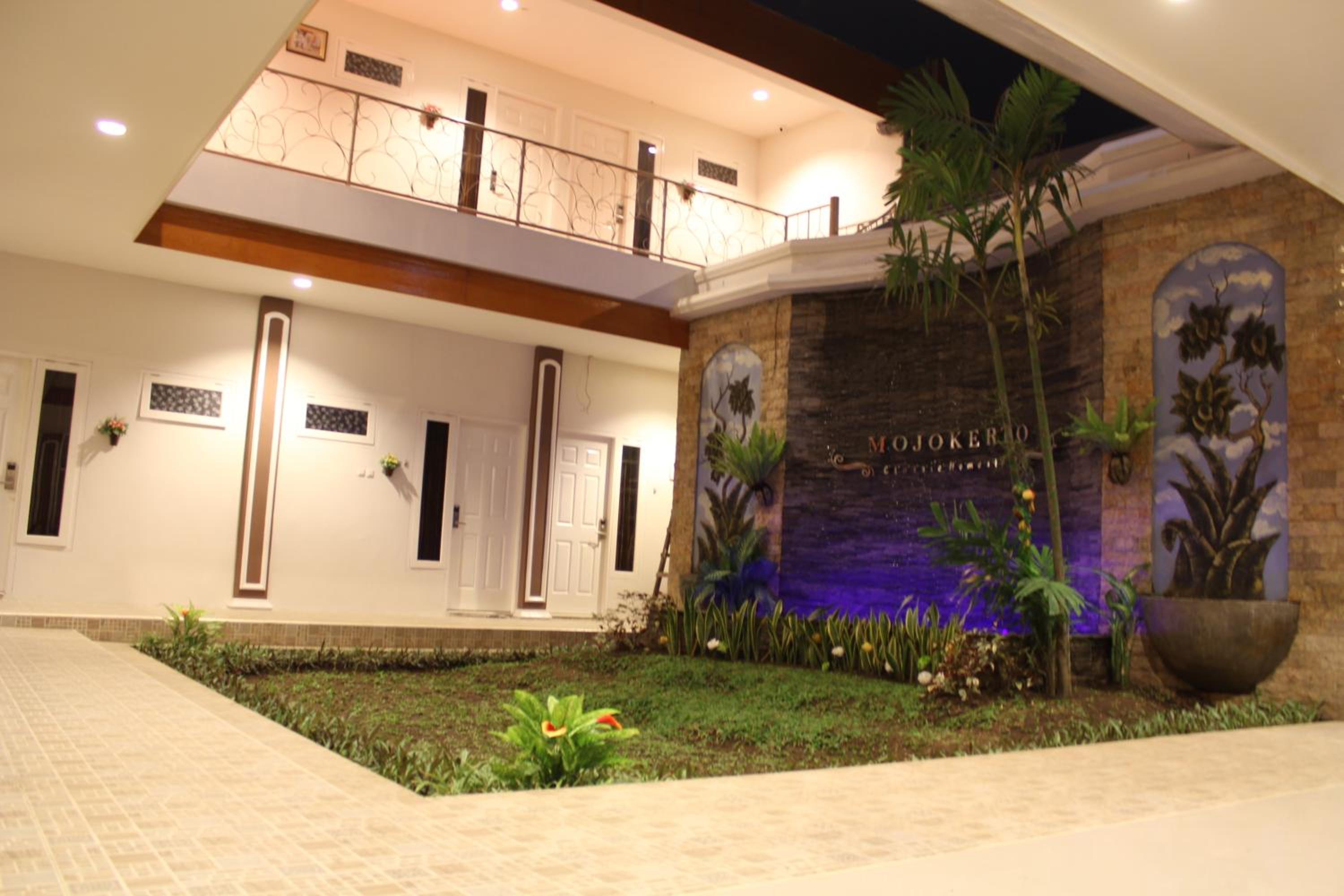 OYO 1239 Mojokerto Classic Homestay 19/41