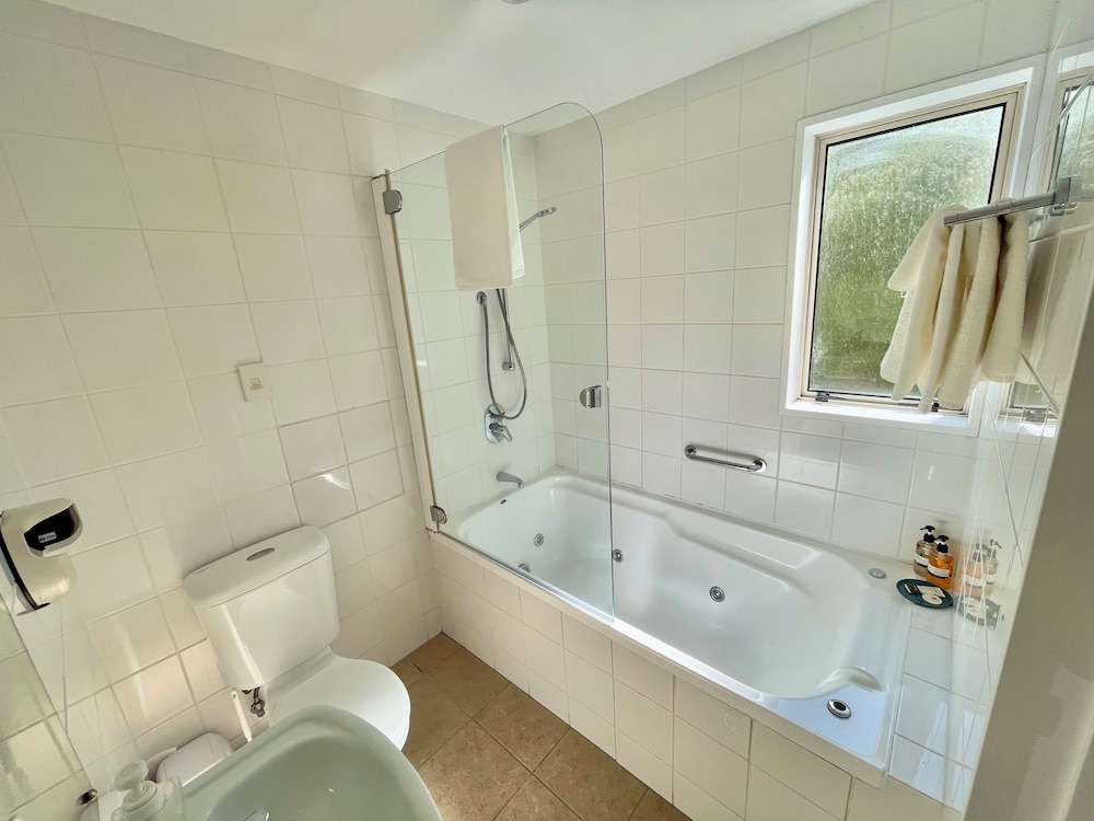 Spa, Studio, King Bed، Amalfi Motor Lodge 5/5