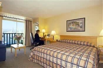 Marina Village Inn 21/50