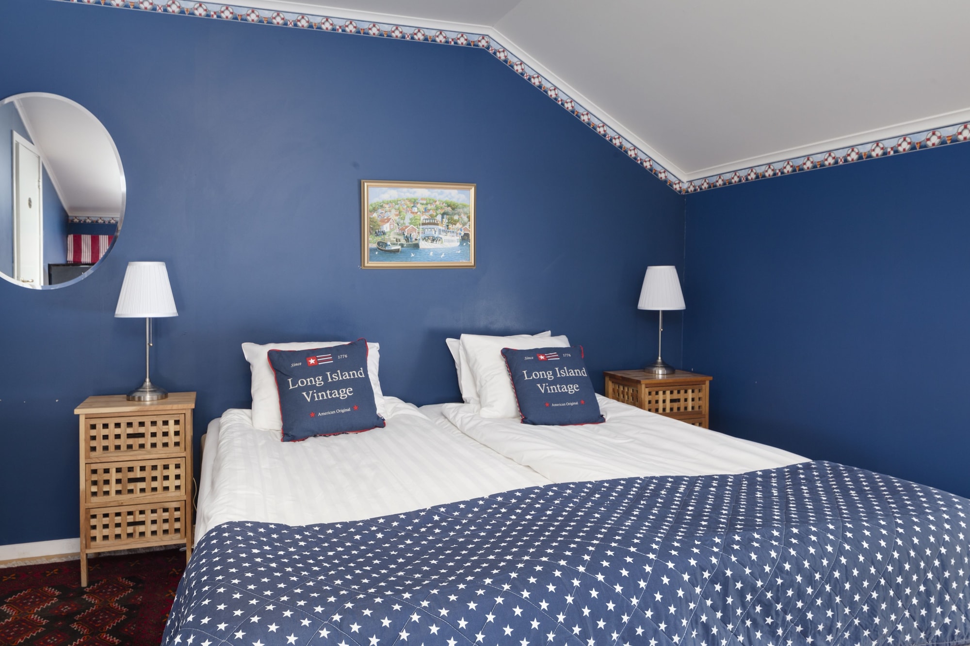 Petite, Twin Beds