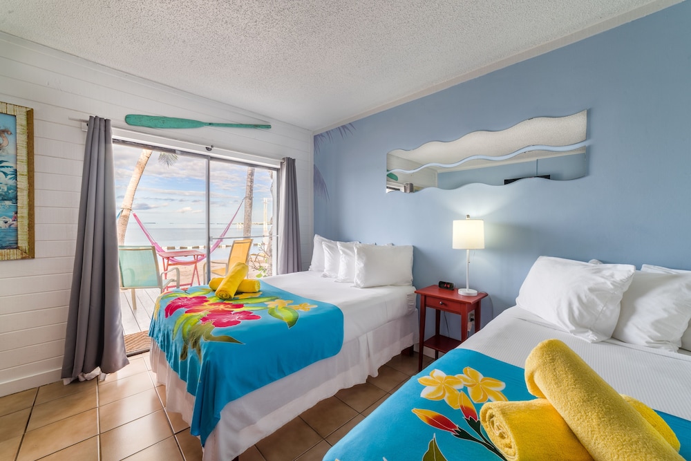 DELUXE, 2 DOUBLE BEDS, BAY VIEW