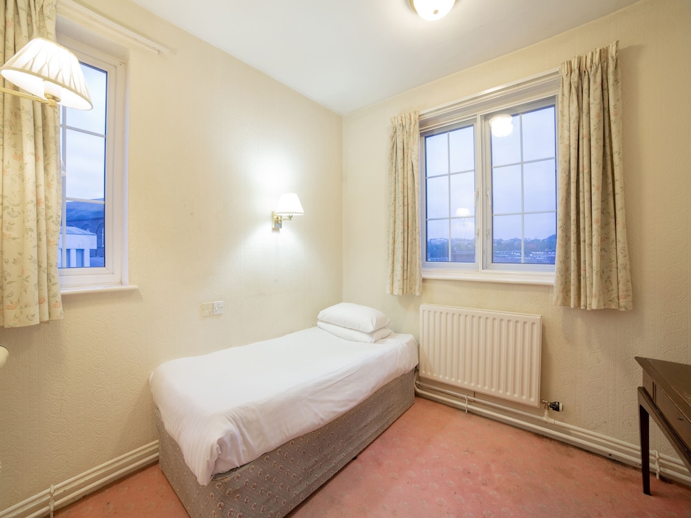 George Hotel Burslem Stoke-on-Trent 26/42