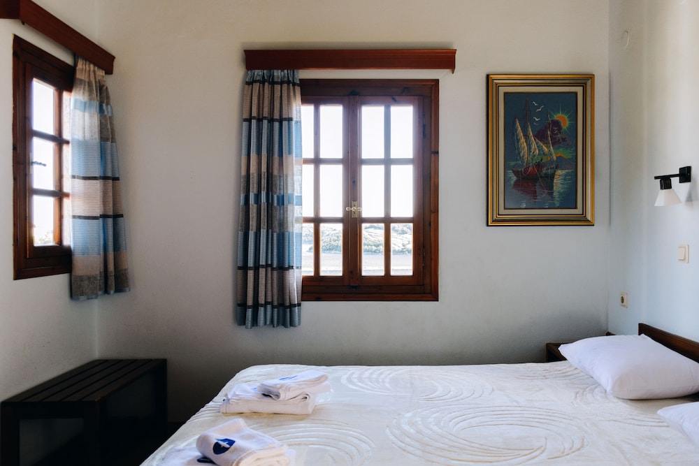 Drymna Hotel 7/50