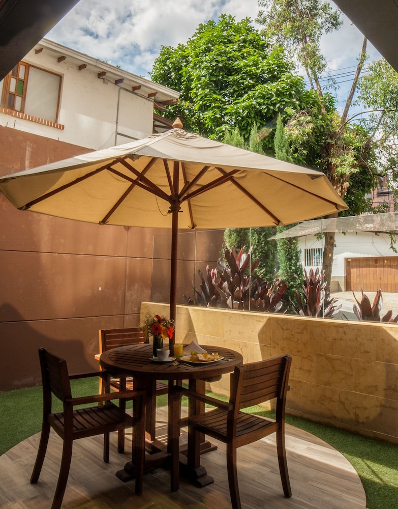 Hotel Lomas 10 55/68