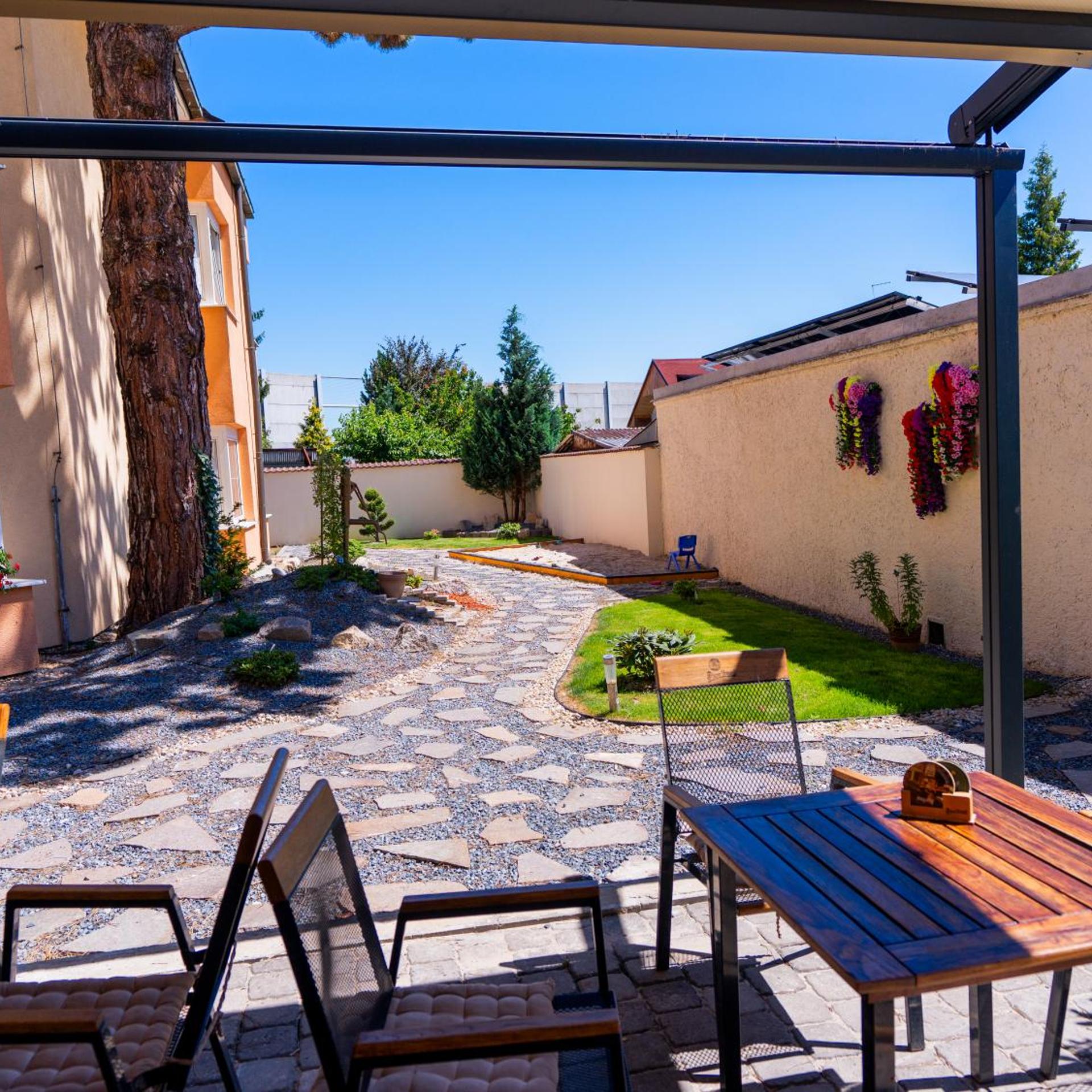 Tulipan Pruhonice Hotel 20/42